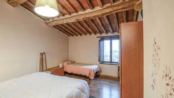 2 camere, culla da viaggio, Wi-Fi gratuito