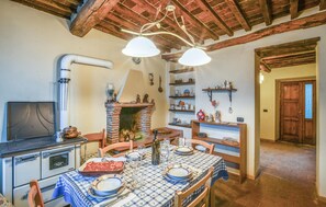 Dining - Nice home in Borgo a Mozzano with WiFi (Borgo a Mozzano)