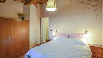 2 camere, culla da viaggio, Wi-Fi gratuito