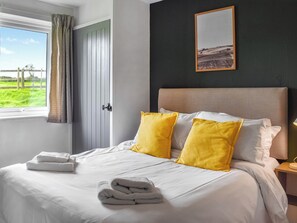 3 bedrooms, free WiFi, bed sheets