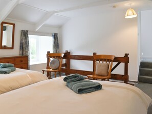 3 bedrooms, free WiFi, bed sheets