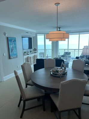 Dining - NEW!!Stunning Oceanfront Mar Vista Grande #912!! (North Myrtle Beach)
