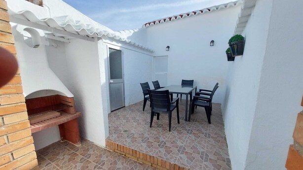 Outdoor dining - Casa Jaro en el Centro del Pueblo (Sierra de Yeguas)