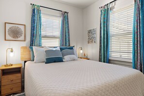 3 habitaciones, tabla de planchar con plancha y cuna de viaje