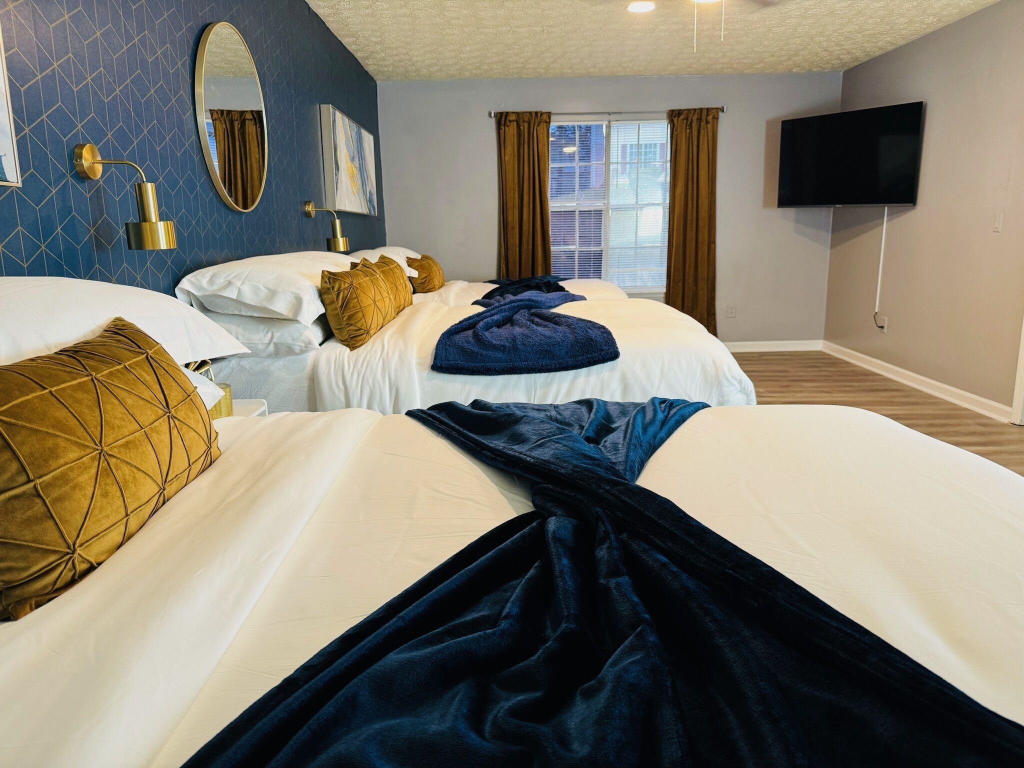 4 chambres, fer et planche à repasser, Wi-Fi, draps fournis