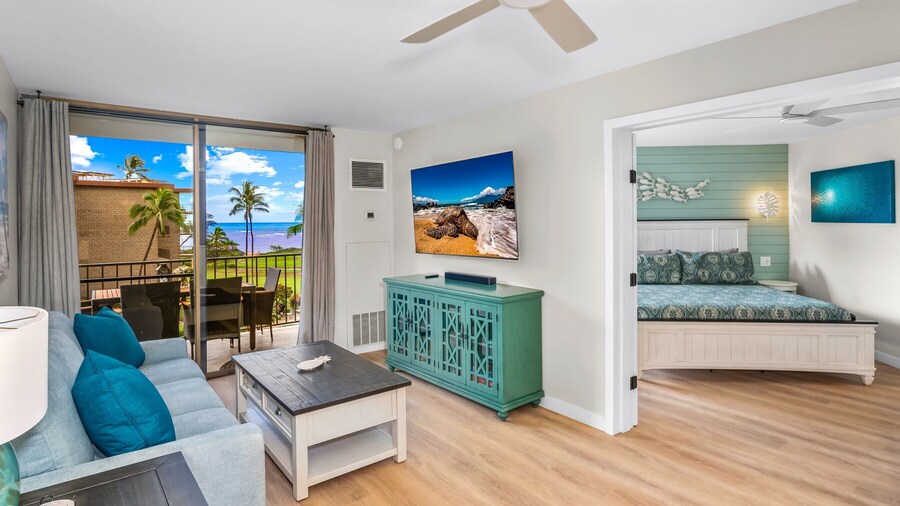 Deluxe Oceanside Resort Vistas