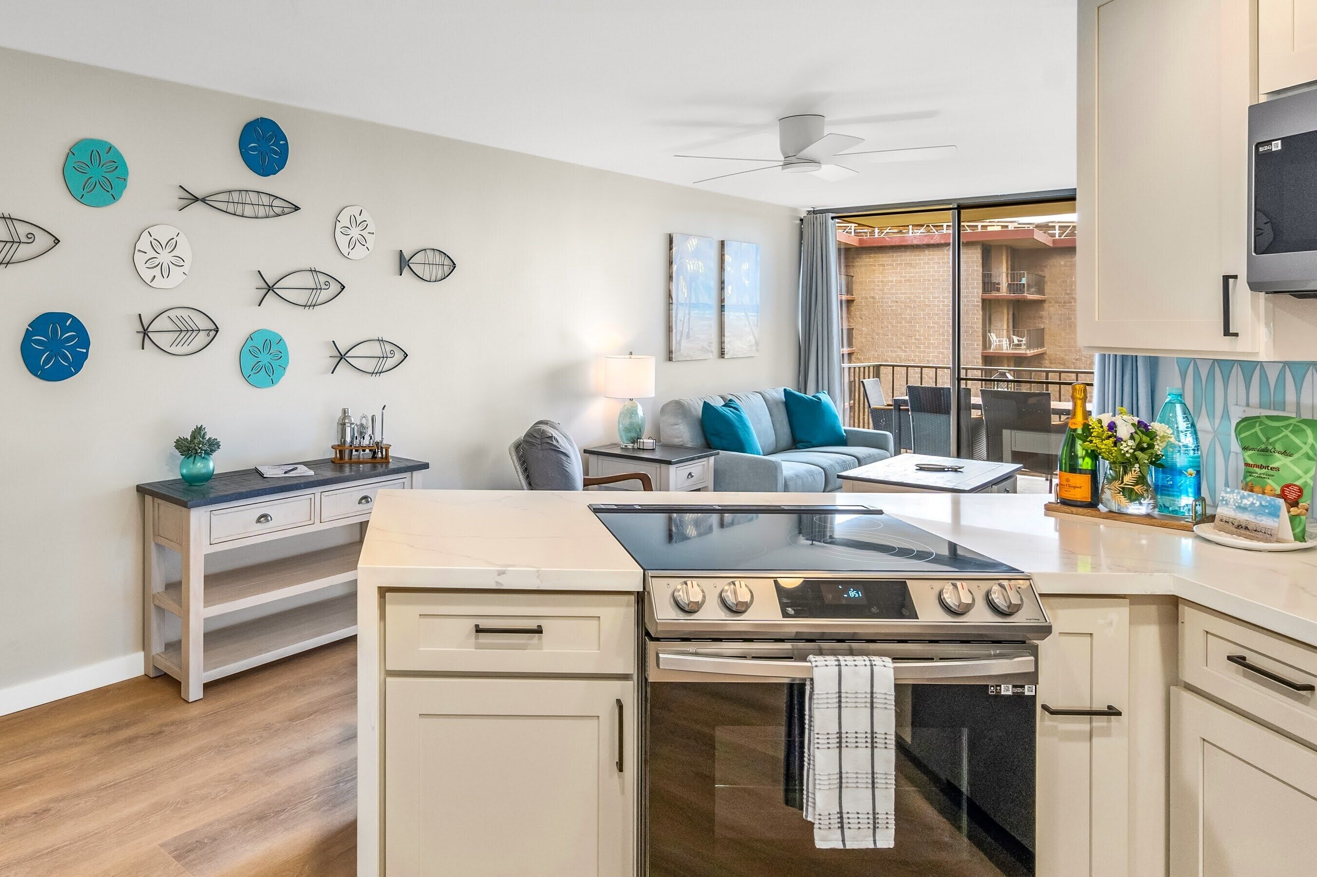 Luxury Apartment | Private kitchen | Full-size fridge, microwave, oven, stovetop