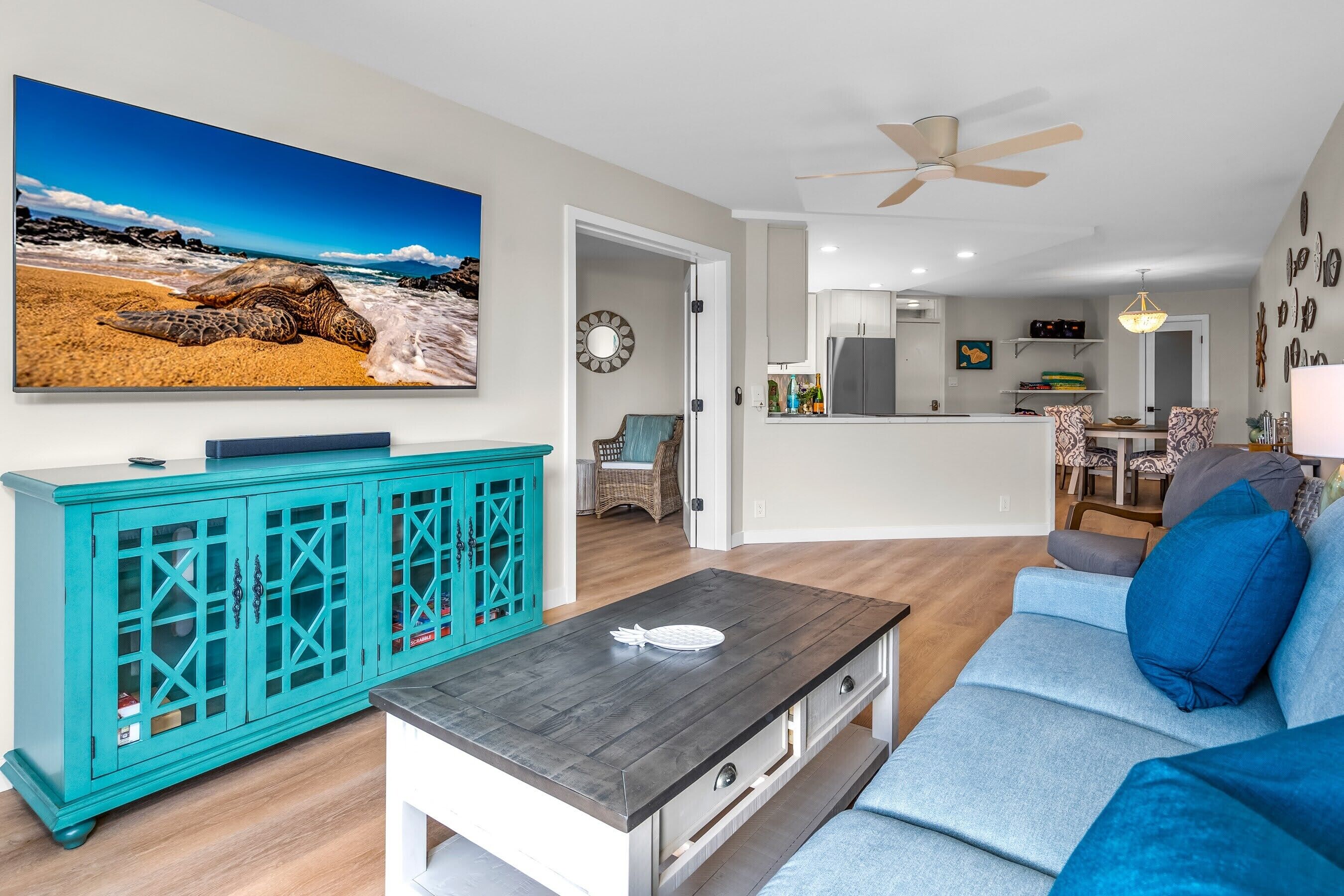 Luxury Apartment | Living area | 700-inch TV with cable channels
