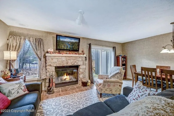 Smart TV, chimenea