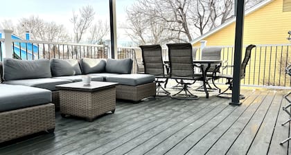 Spotless, Family-Friendly Gem! Hot Tub, Steam Shower, Playground & Gym