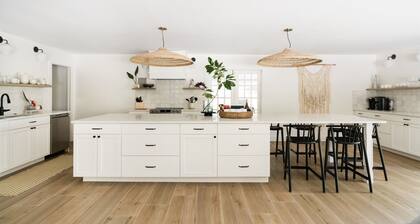 Heated Pool - Dog Friendly - Putting Green - EV