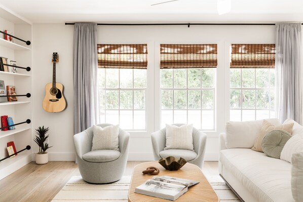 Smart-TV, Kamin, Drucker