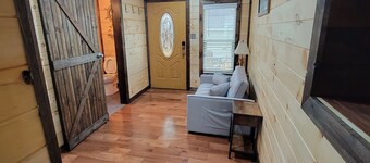 Tiny house on the lake with tv free internet walk shower