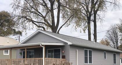 New! 30 seconds from couch to shore, covered front porch w/sunset water views.