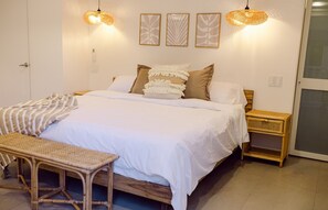 3 Schlafzimmer, Schreibtisch, Bügeleisen/Bügelbrett, Reisekinderbett