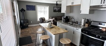 Cabin located on private homestead, with fun activities and beautiful views