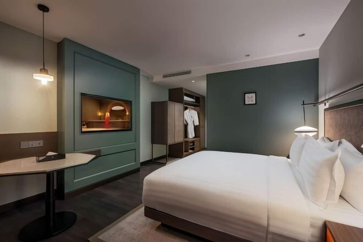 1 bedroom, premium bedding, in-room safe, individually decorated