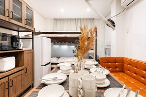 Living area - Ikemune Bldg. 5F (Osaka)