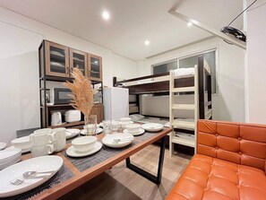 Interior - Ikemune Bldg. 5F (Osaka)