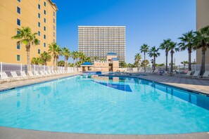Pool - Crystal Tower 1102 2 Bedroom Condo (Gulf Shores)