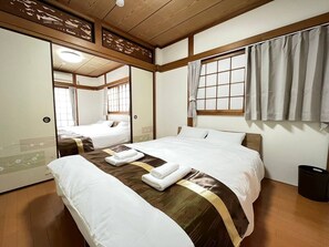 5 bedrooms, free WiFi, bed sheets - Residential House Abeno House (Osaka)