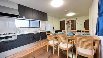 Rice cooker, freezer, kitchen islands