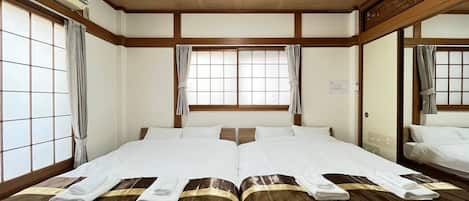 5 bedrooms, free WiFi, bed sheets