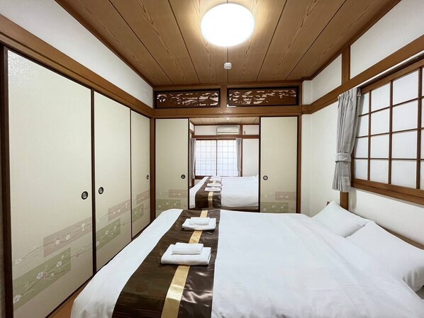 5 bedrooms, free WiFi, bed sheets