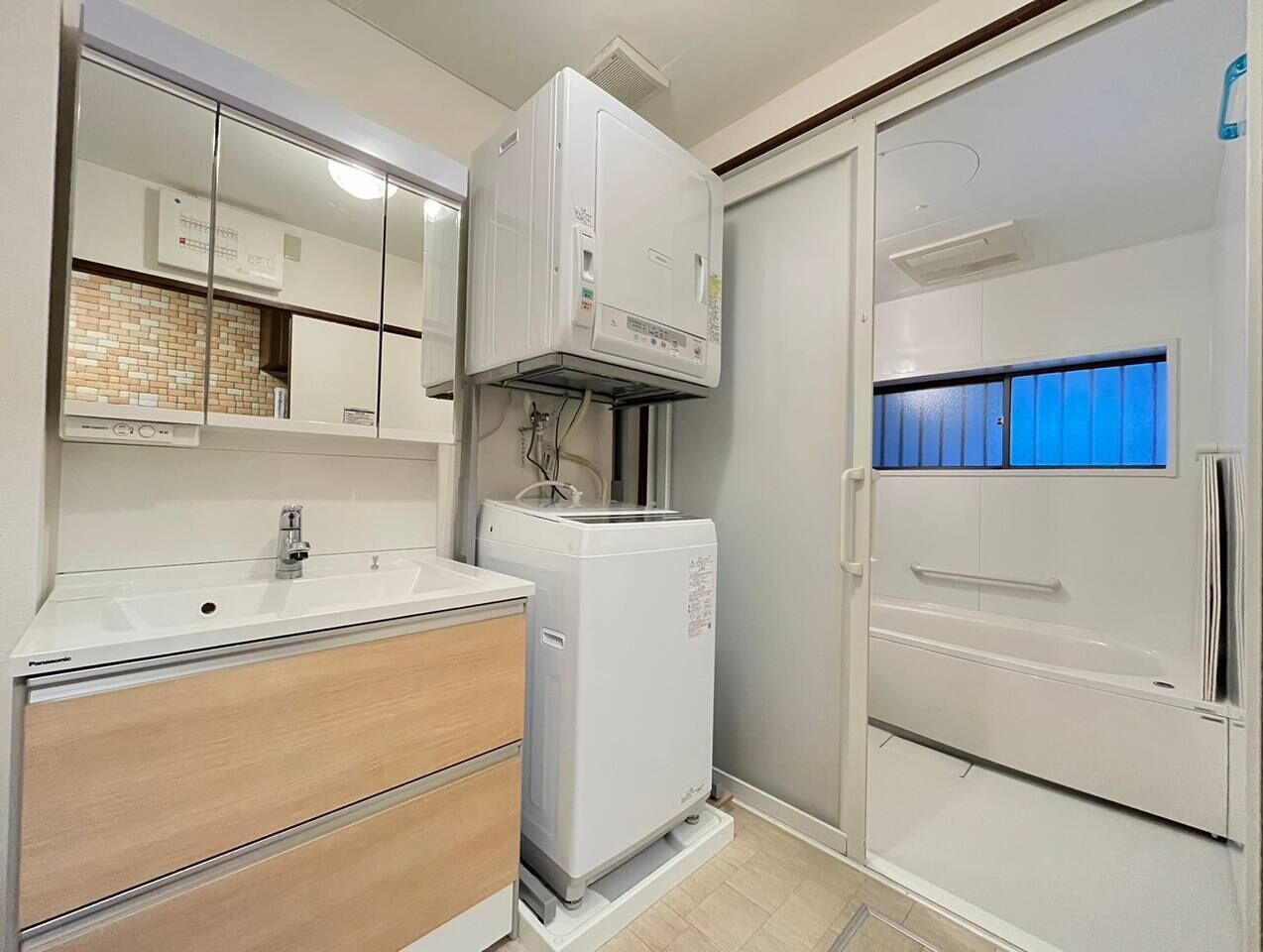 Free toiletries, hair dryer, towels, shampoo