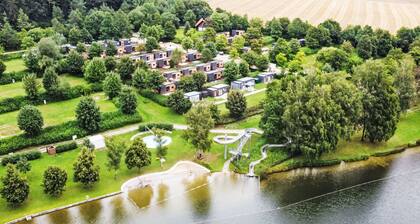 Tiny Haus mit schönem Seeblick by Interhome
