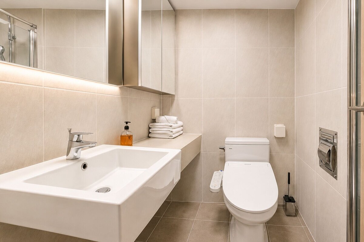 Cortinas opacas, wifi gratis, mobiliario individual