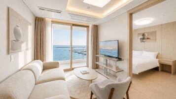 Blackout drapes, WiFi (free), individually furnished