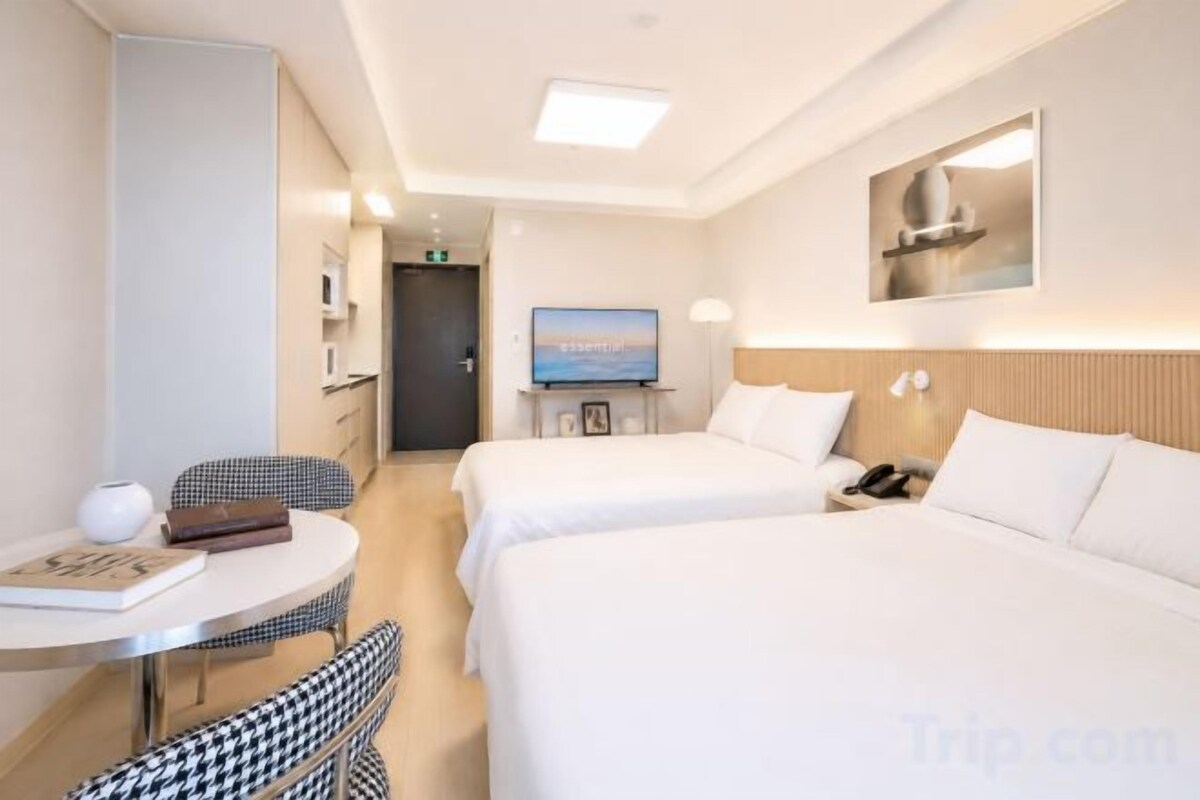 Blackout drapes, WiFi (free), individually furnished