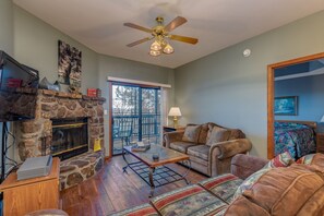 TV, fireplace, DVD player, video library - 2BR Village At Indian Point 903 near SDC-Free Tickets Daily up to $500 (Branson)