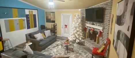 TV, fireplace, stereo