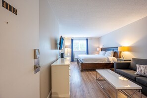 1 chambre, fer et planche à repasser, accès au Wi-Fi (inclus)