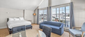 Hotel le Domaine Studio Queen kitchen balcony