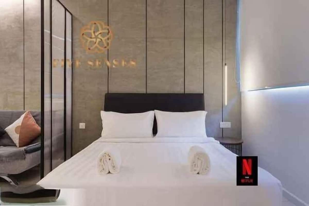 Bureau, espace de travail pour ordinateurs portables