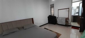 2 makuuhuonetta, silitysrauta/-lauta, Wi-Fi, vuodevaatteet