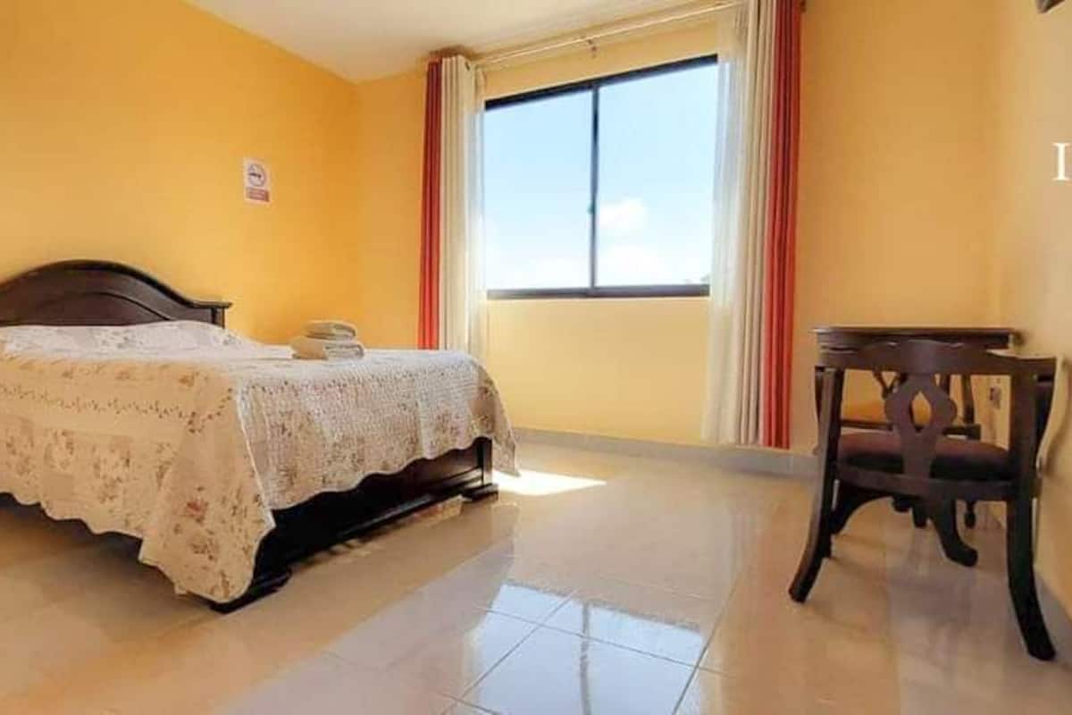 Basic Room | Hypo-allergenic bedding, free WiFi