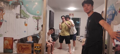 5 minutes to the Don Mueang Airport connector and  Don Mueang Red Line  station.