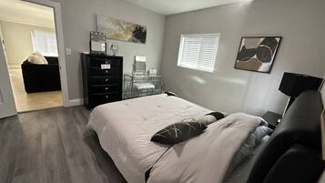 3 bedrooms, desk, iron/ironing board, WiFi