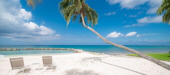 Resort Style Condo Complex on Seven Mile Beach--SUNSET COVE 228