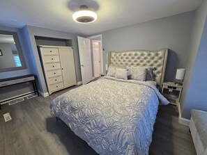 1 bedroom, in-room safe, iron/ironing board, free WiFi