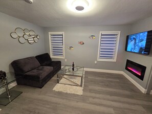 Smart TV, fireplace - Waterview Lux Retreat (Bridgeport)