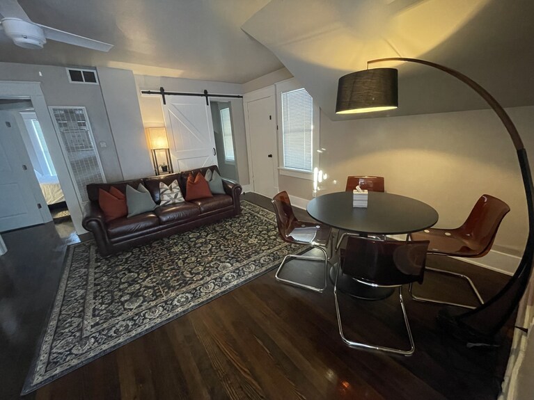 The Heights Loft, 5 Minutes From Downtown, Fresh Coffee And Two Plush Queen Beds - 털사