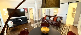 The Heights Loft, 5 minutes from downtown, Fresh Coffee and two Plush Queen Beds