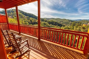 Property grounds - InCabinHeatedPool EV Charger Arcades-KingBeds-Sleeps upto 20-Jacuzzi-W/D-EV1 (Sevierville)
