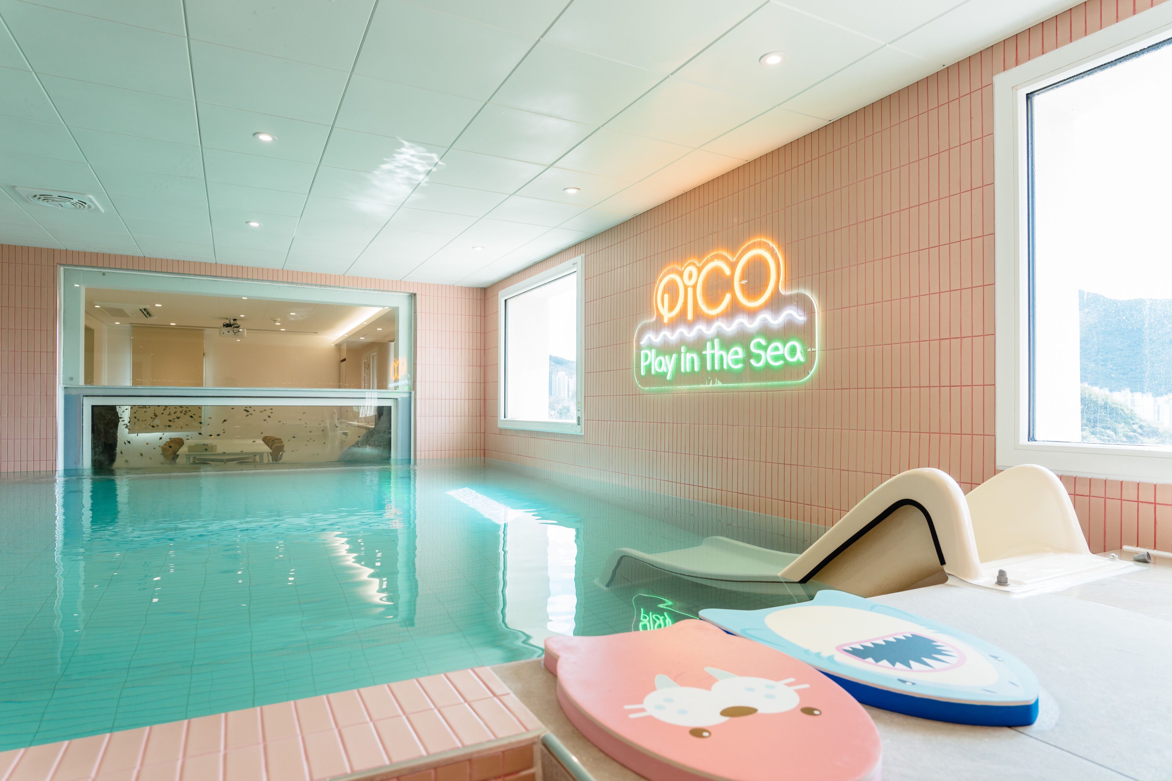 2 室のベッドルーム、WiFi (無料)