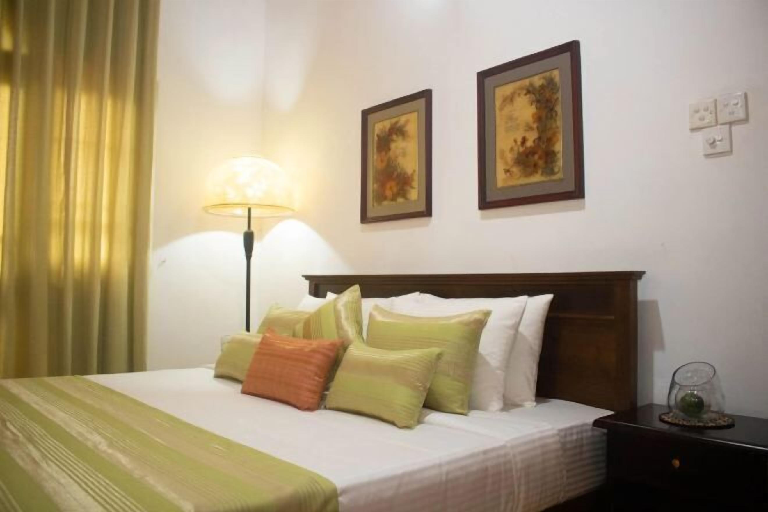 In-room safe, individually decorated, individually furnished, desk